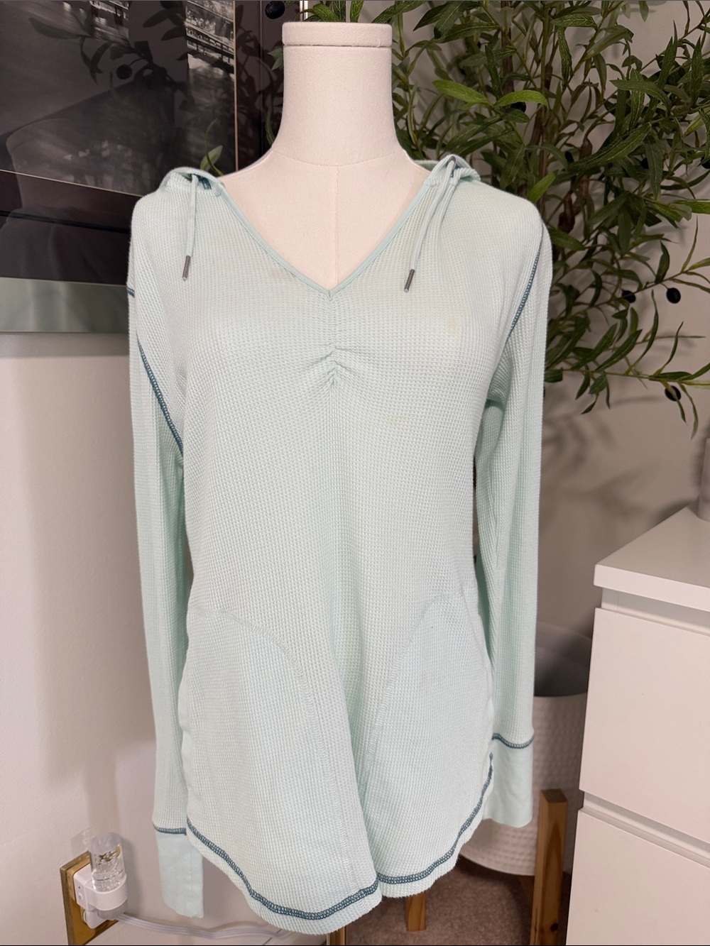 Eddie Bauer Light Aqua Thermal Hooded Top Size L